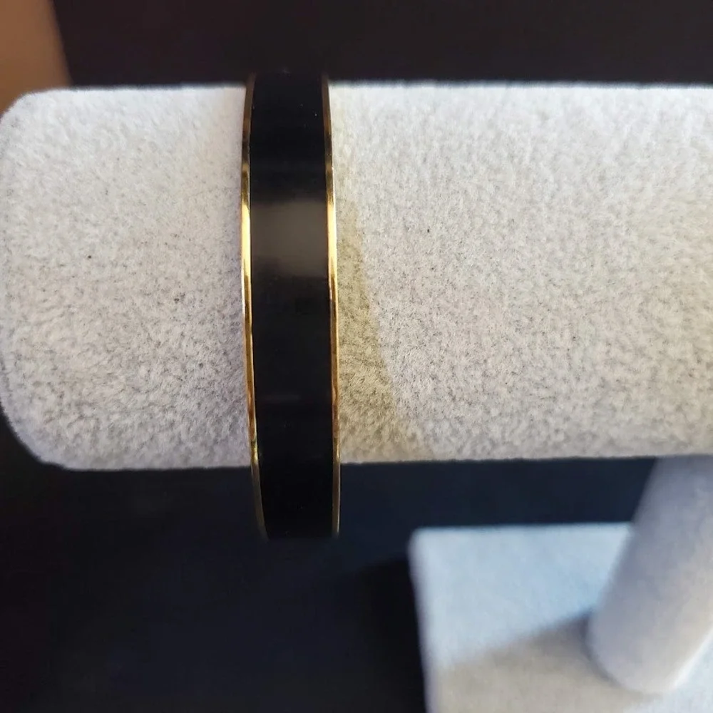 Kate Spade An Ace Up Your Sleeve Bangle Bracelet Black Enamel over Gold Plate - Picture 3 of 8